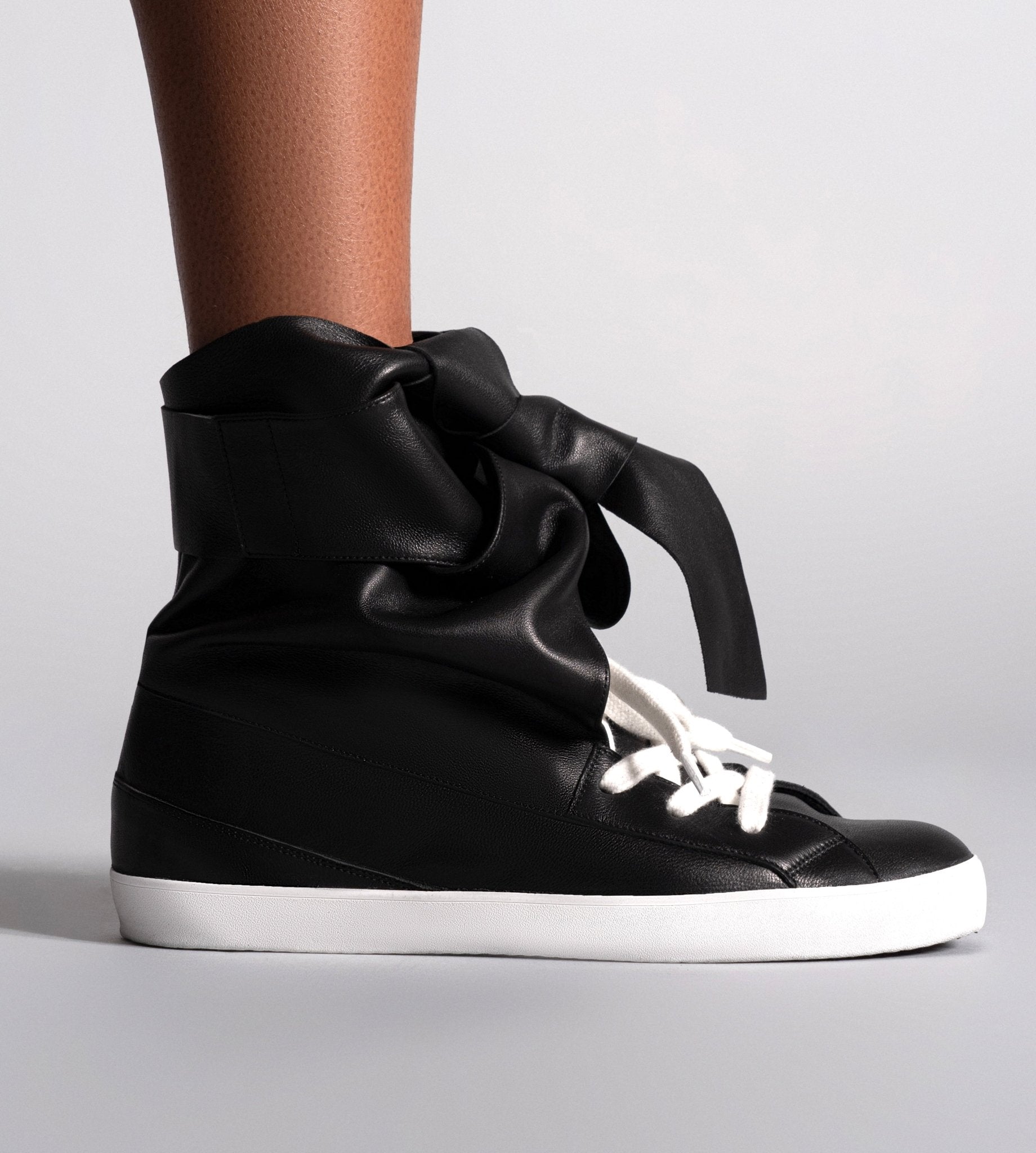 AMIRA SNEAKER