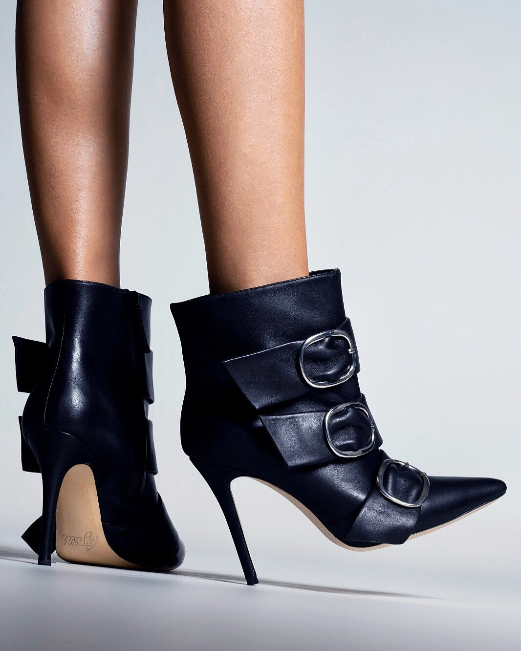 BUCKLE BOOT