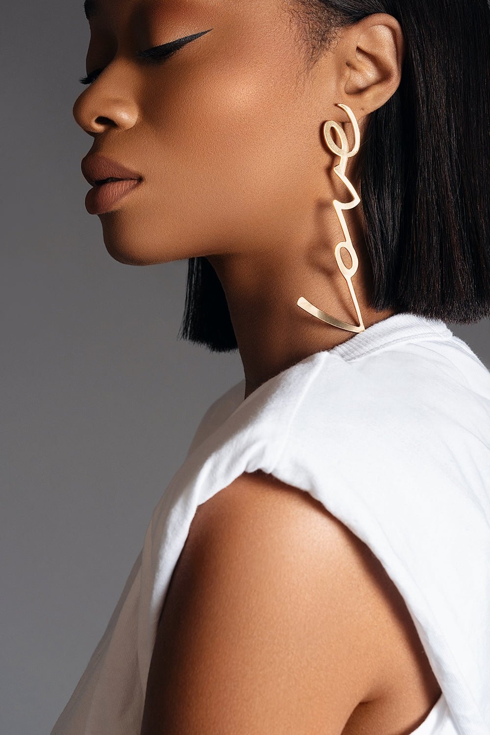 SCRIPT LOVE EARRING