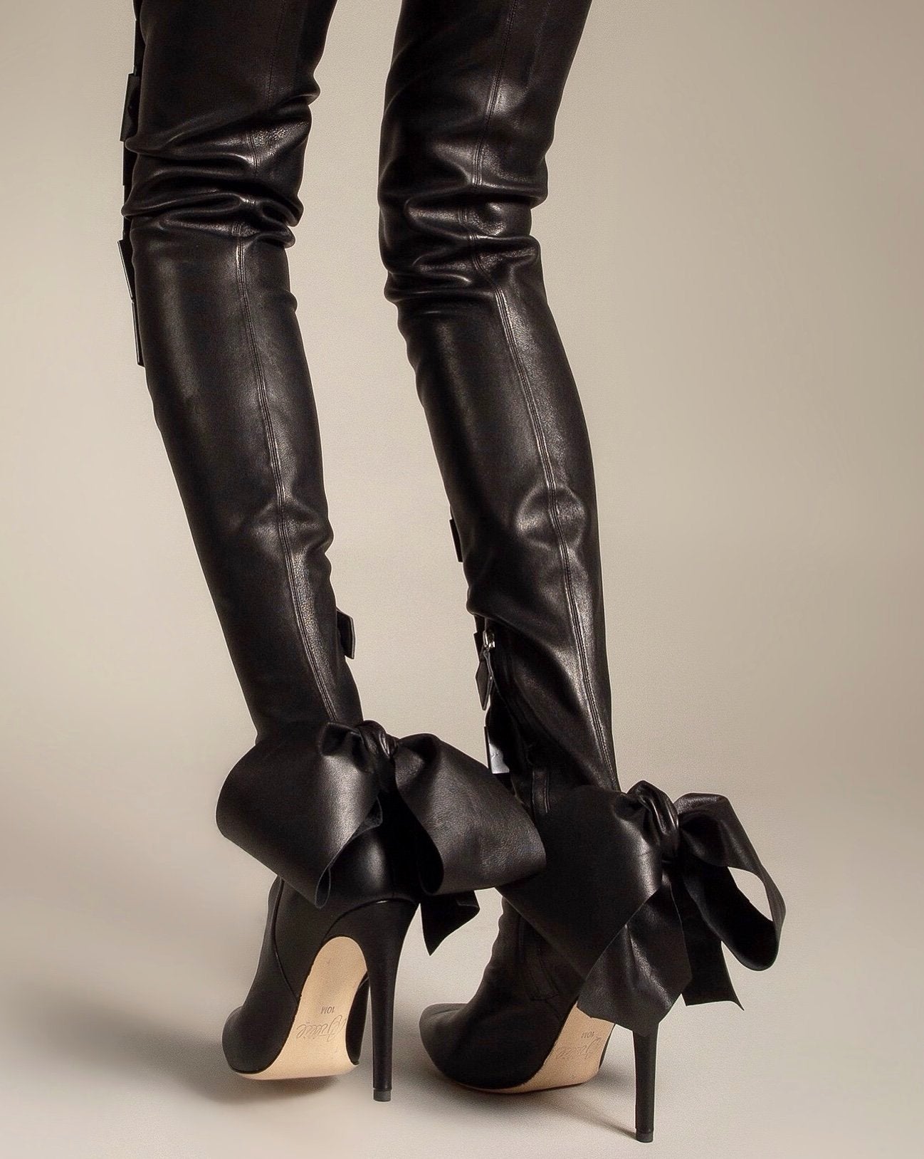 THIGH HIGH STRETCH BOOT