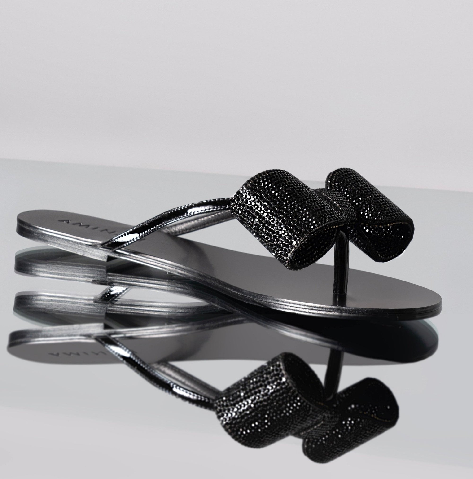 CRYSTAL FLIP FLOP