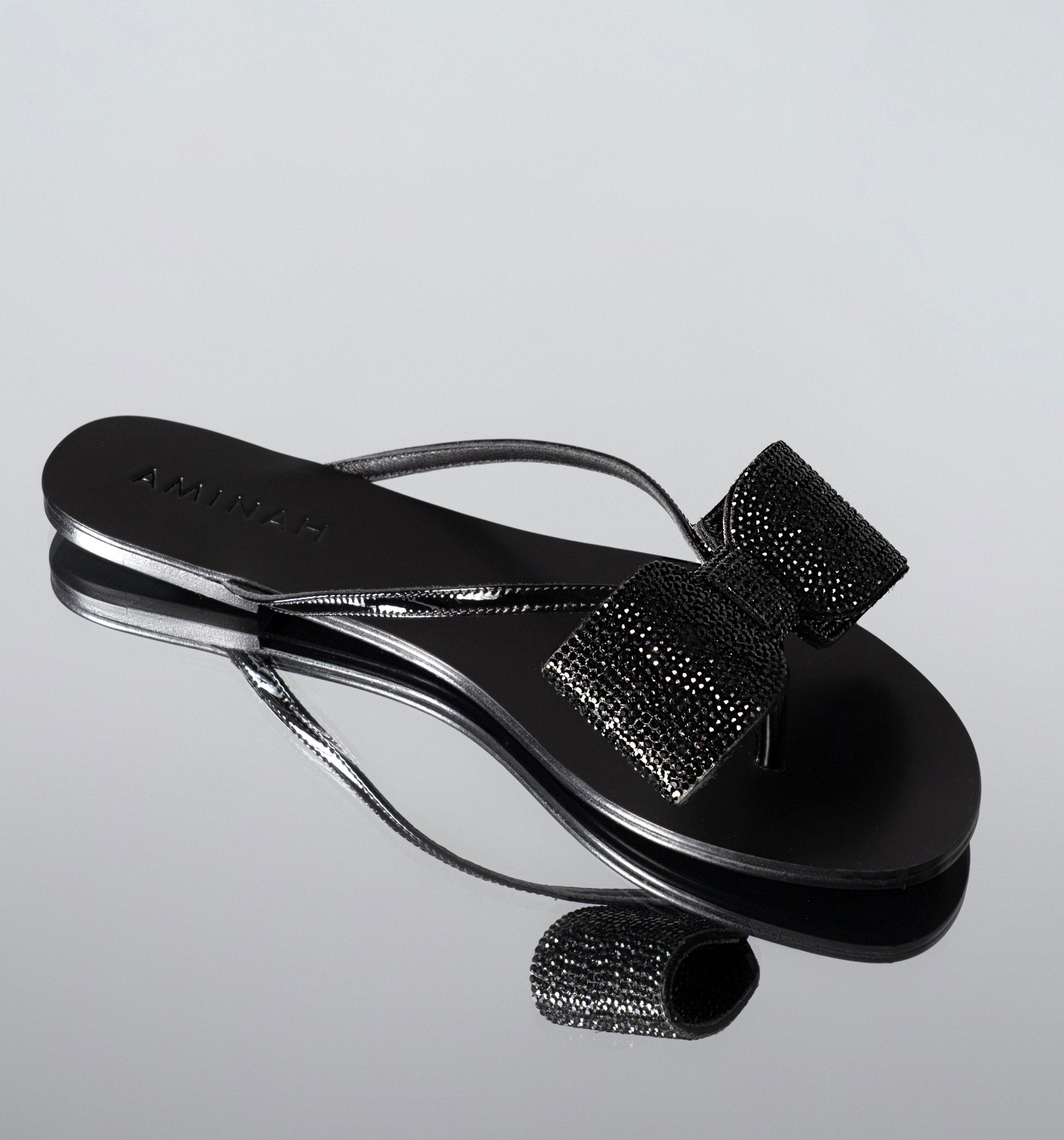 CRYSTAL FLIP FLOP