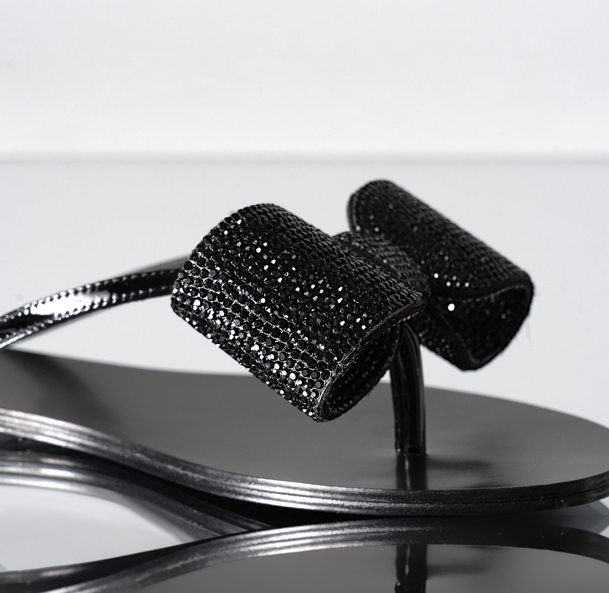 CRYSTAL FLIP FLOP