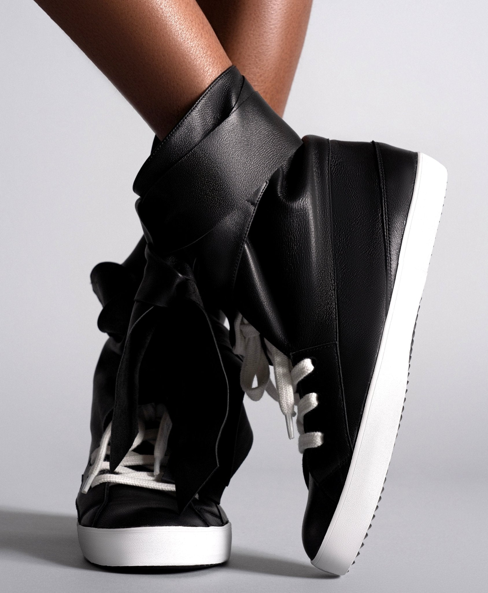 AMIRA SNEAKER