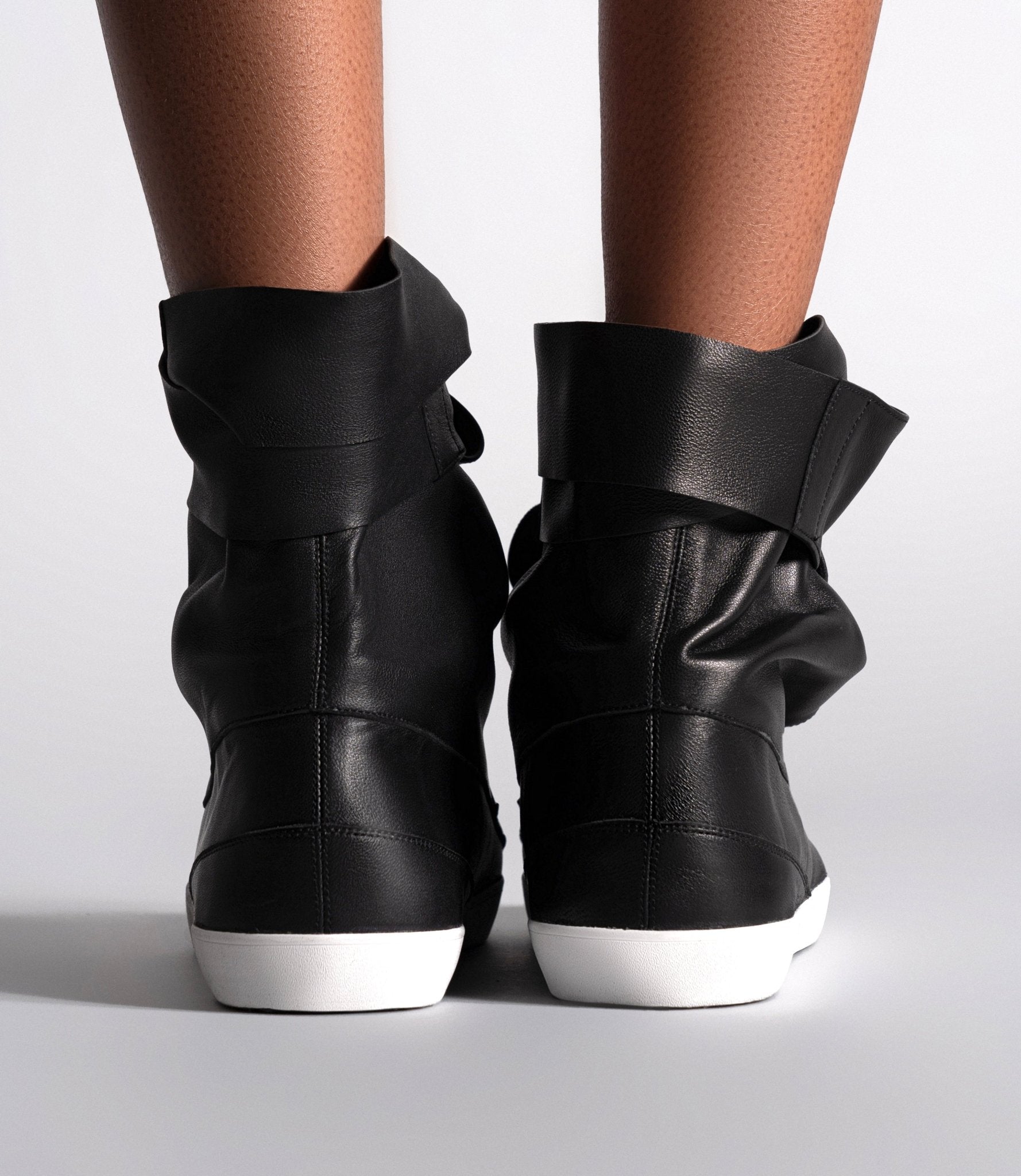 AMIRA SNEAKER