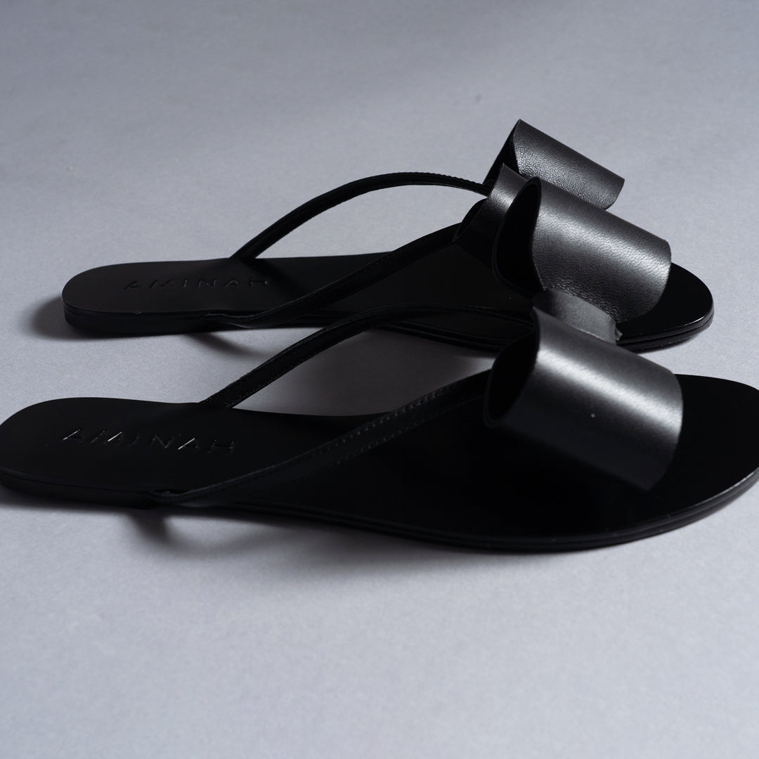 BLACK FLIP FLOP