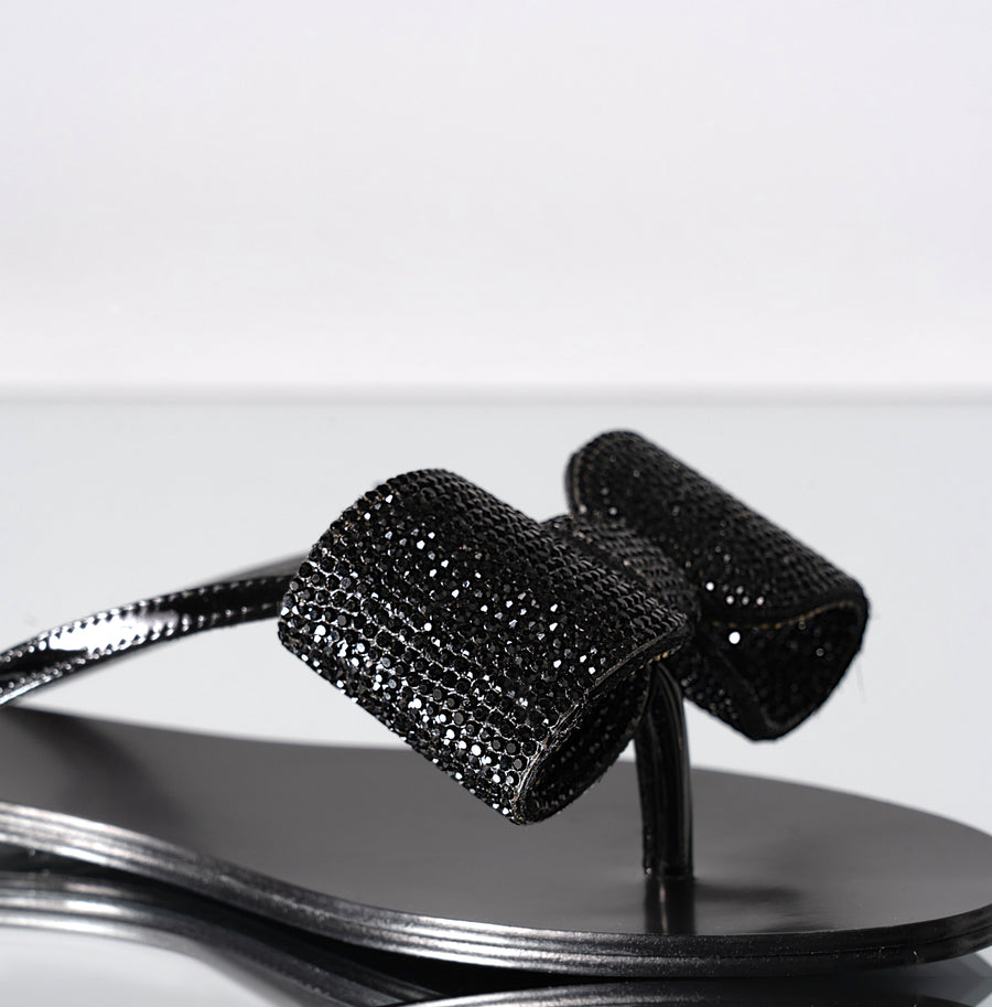 BLACK CRYSTAL FLIP FLOP